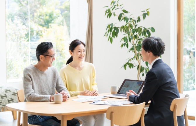夫婦と営業マン　写真